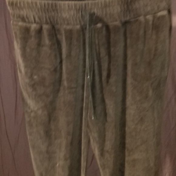 Women's pants - Picture 2 of 3